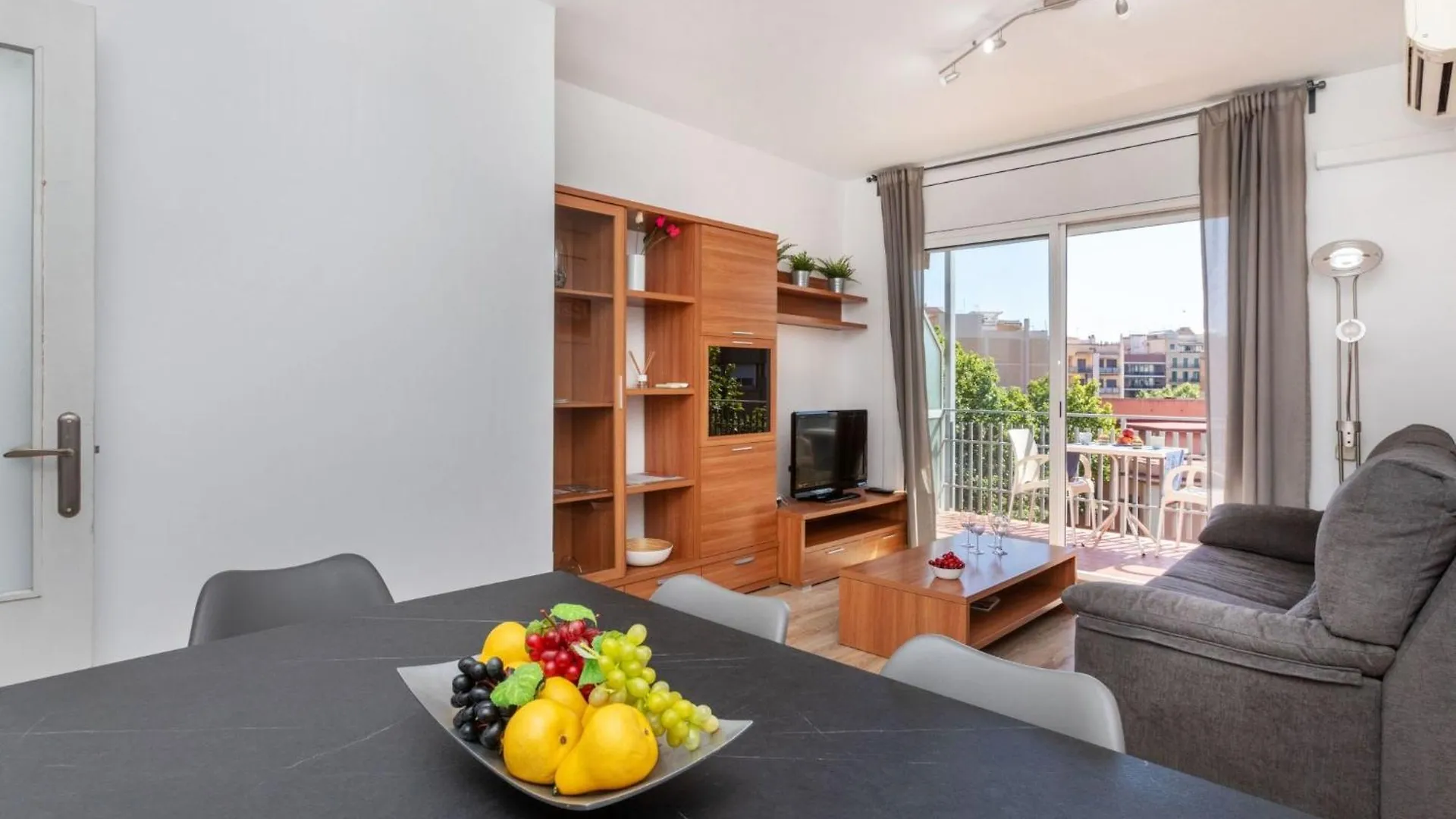 Apartment Eixample Esq Rocafort Diputacio By Interhome Barcelona Spain